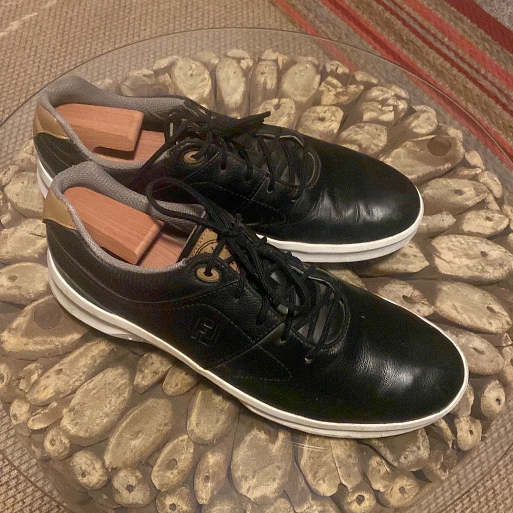 Men’s footjoy golf shoe